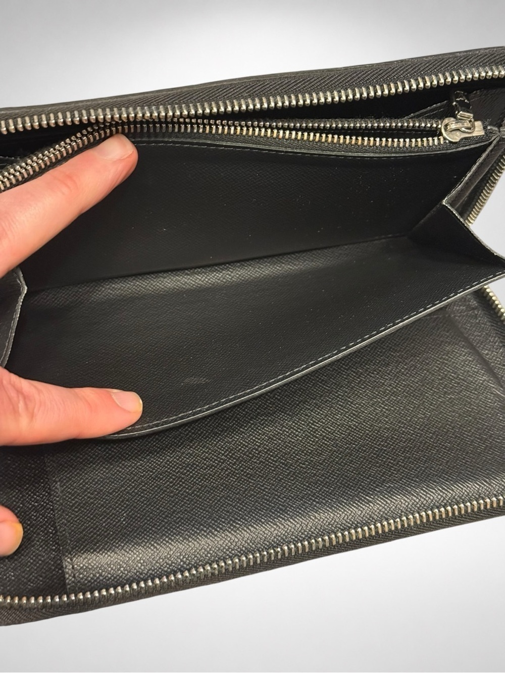 Louis Vuitton Authentic Zippy Wallet Black Epi Leather Travel Organizer - Picture 12 of 16